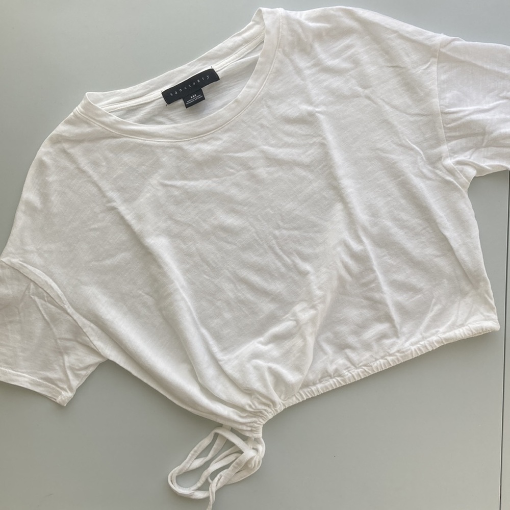 NWOT Sanctuary cropped T